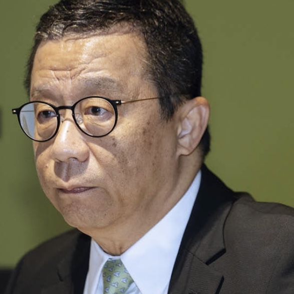 教王維基怎能不投降！