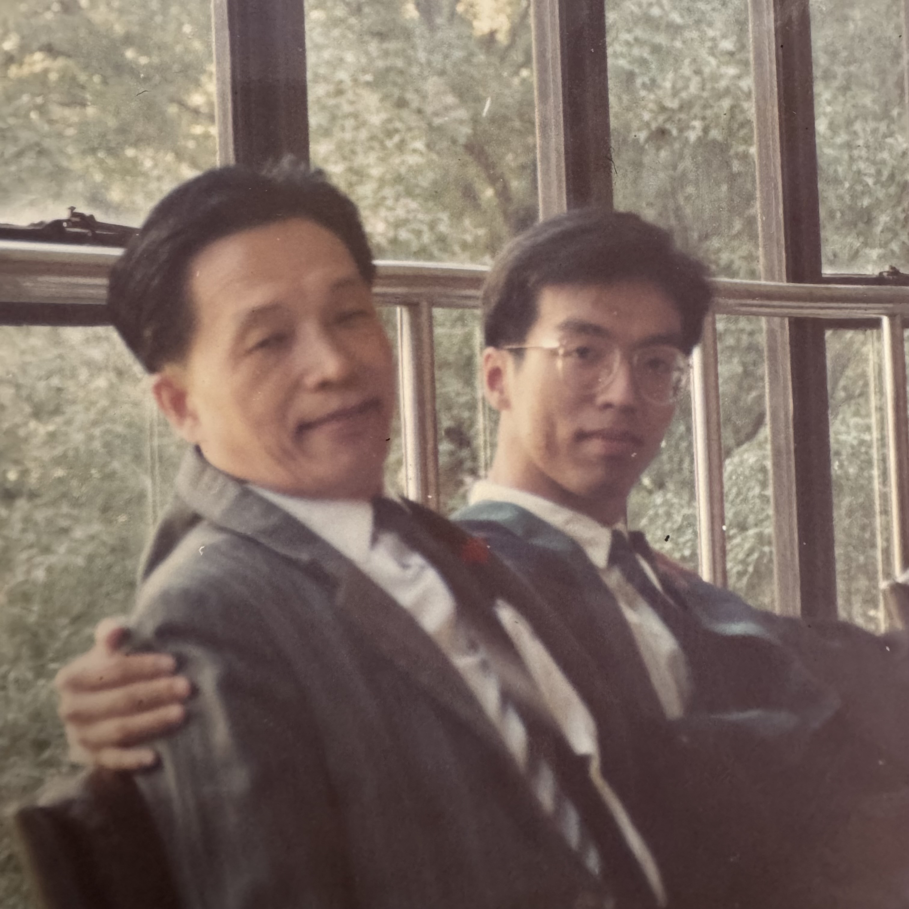 再挺不起的背影